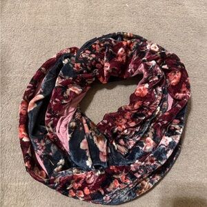 Tolani Velvet Floral Infinity Scarf Anthropologie Red Pink Blue One Size